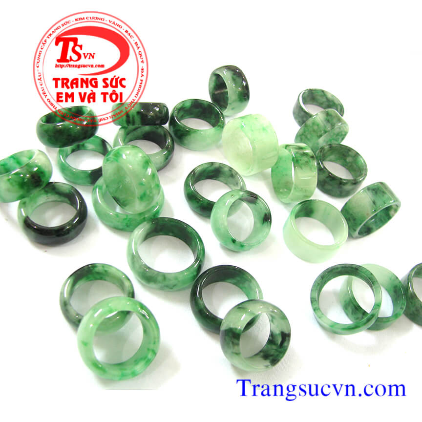 Nhẫn cẩm thạch Jadeite